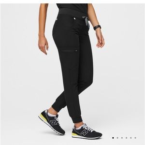 FIGS- black Zamora joggers - size XS / P